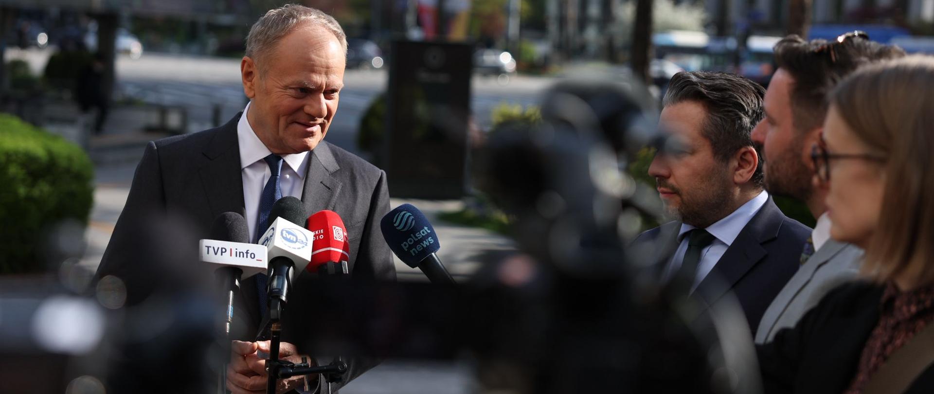Tusk: Zwycięstwo opozycji na Węgrzech to światło dla Europy - Paragraf