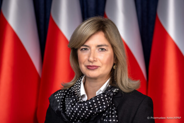 Polityka odznaczeniowa Prezydenta RP: Symboliczne Przekazanie Wartości - Paragraf
