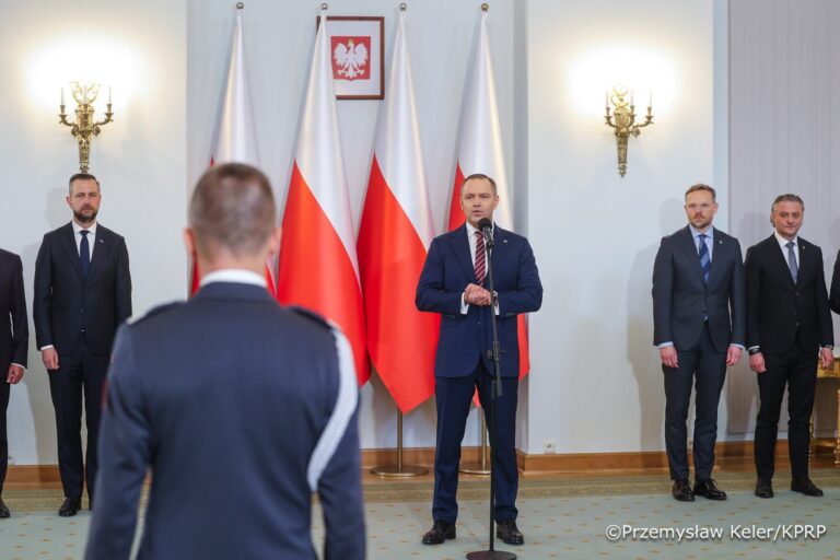 Prezydent RP: Naród oczekuje generałów gotowych służyć Polsce - Paragraf