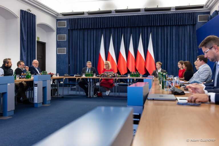 Rada Nowych Mediów przy Prezydencie RP: Trzecie posiedzenie - Paragraf
