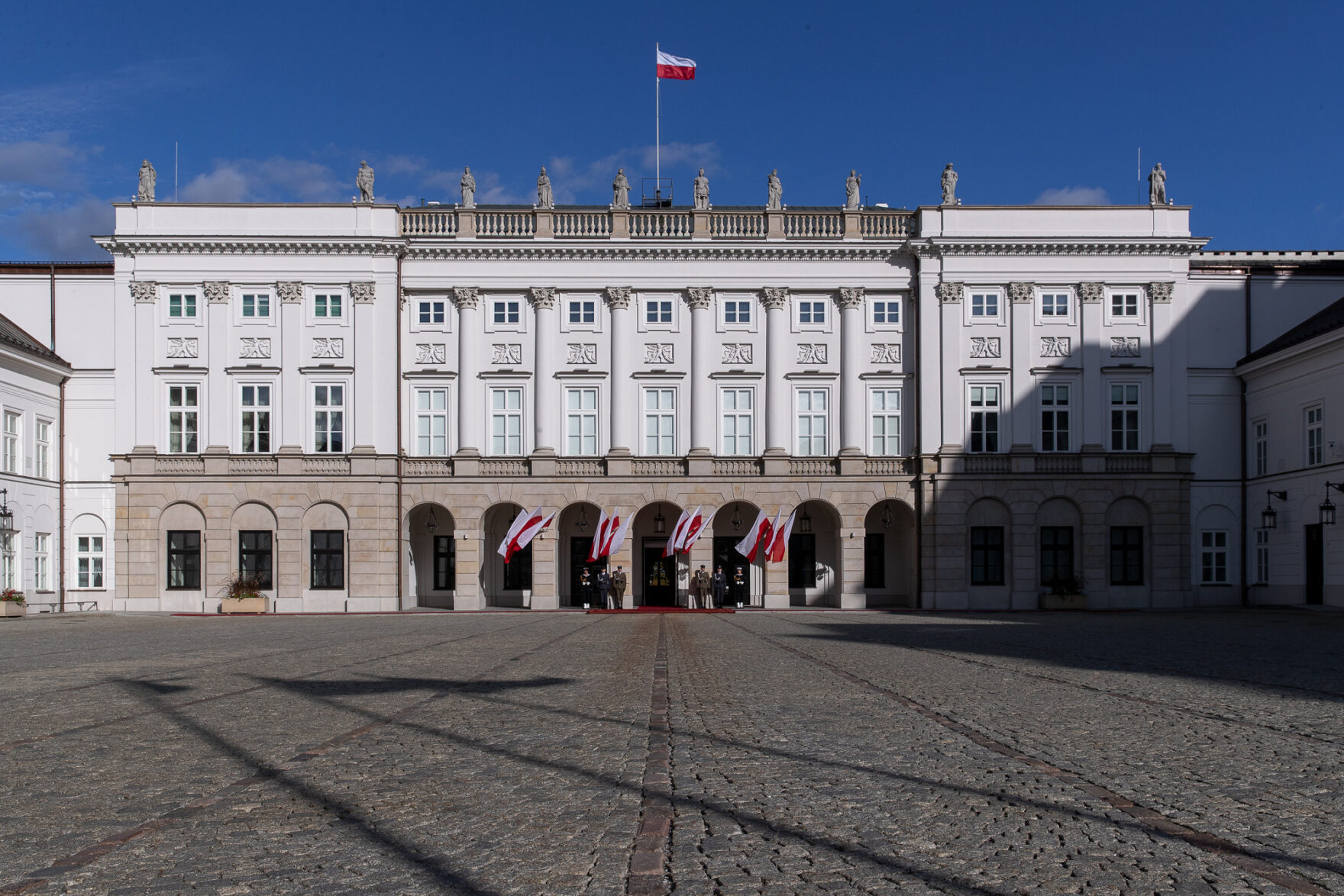 Prezydent podpisał 9 ustaw i zawetował 2 - Polityka