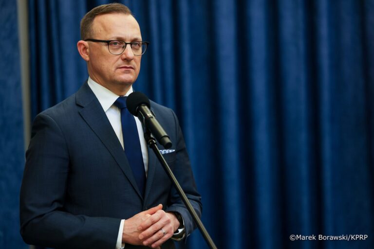 Prezydent chce pomagać Ukrainie mimo sporów historycznych - Polityka