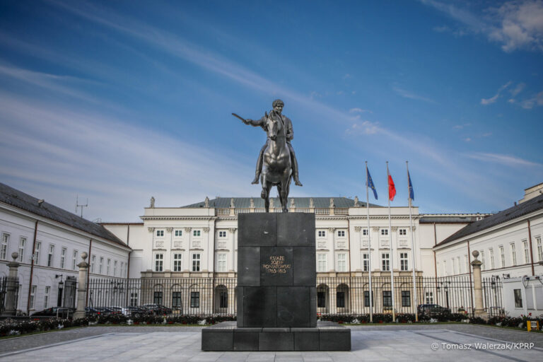 Prezydent podpisał 5 ustaw i jedną wysłał do TK - Polityka