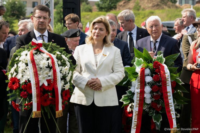Agnieszka Jędrzak uczciła 82. rocznicę Operacji Ostra Brama - Polityka