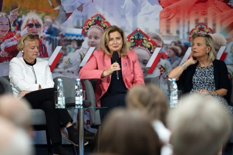 Minister Jędrzak przedstawiła wizję wsparcia Polonii - Polityka