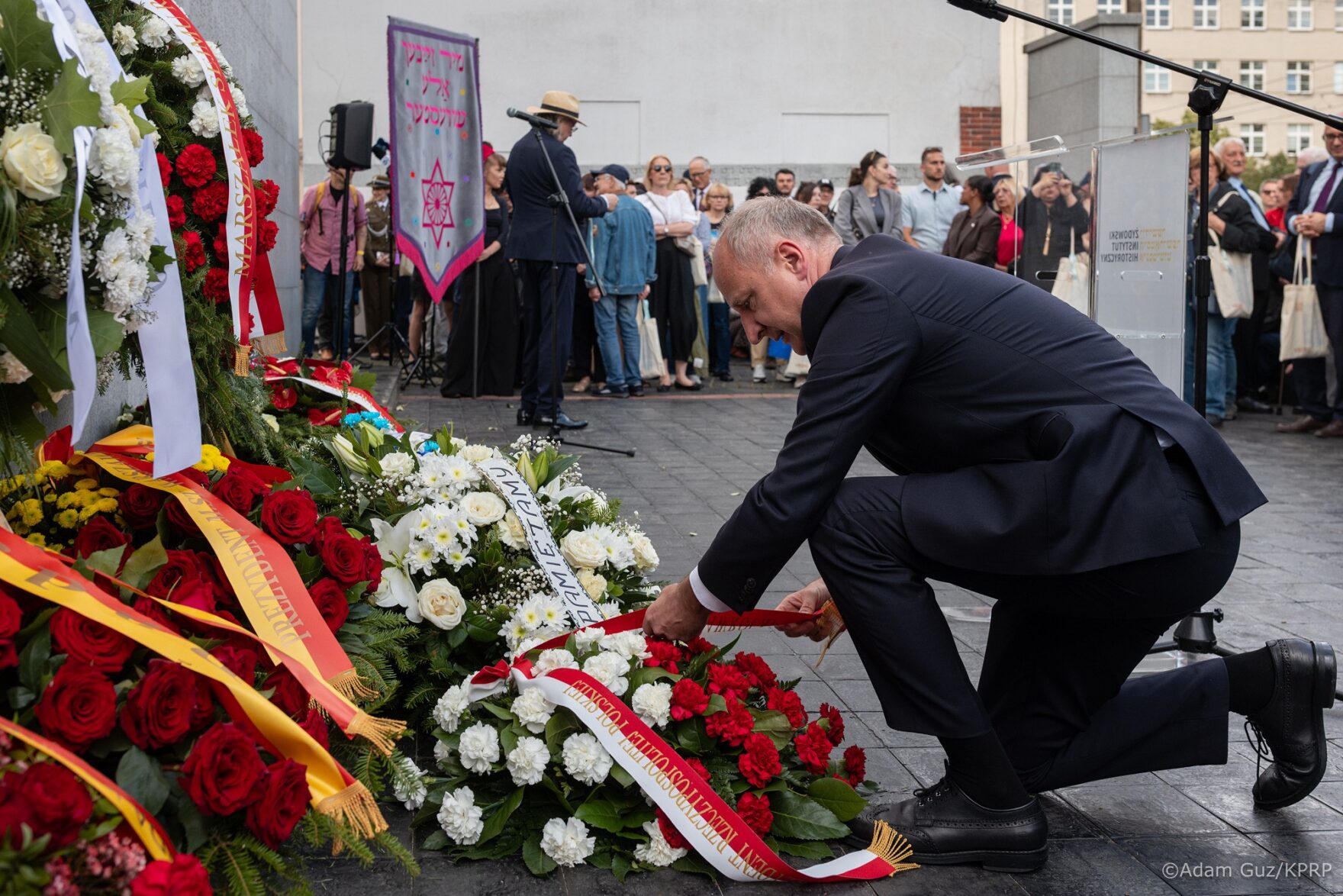 Min. Kolarski oddał hołd ofiarom w 15. Marszu Pamięci - Polityka