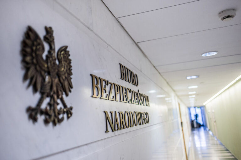 Prezydent Karol Nawrocki monitoruje naruszenie przestrzeni - Polityka