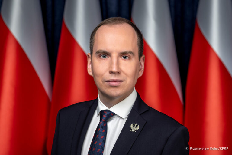 Prezydent zawetował ustawę o statusie osoby najbliższej - Polityka