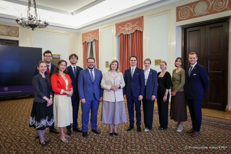 Minister Jędrzak spotkała się z Polonią kanadyjską - Polityka