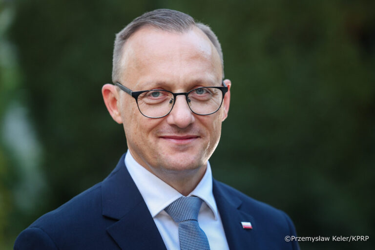 Rzecznik Prezydenta krytykuje raport AI i plany podatkowe - Polityka