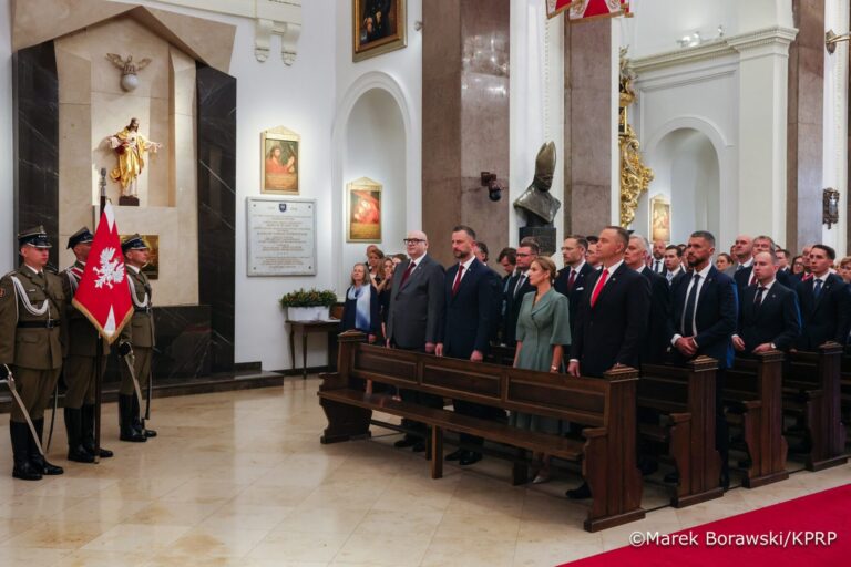 Wojsko zaprezentuje sprzęt podczas obchodów święta - Polityka