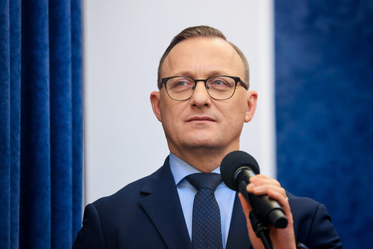 Prezydent Karol Nawrocki wspiera Ukrainę i dba o granice - Polityka